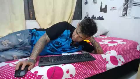 Snapshot of allisonbaby_ chatting on March 2026 01:17:02 AM allison online show from March 2026 01:17:02 AM
