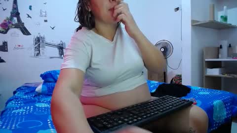 Snapshot of allisonbaby_ chatting on May 2026 07:32:01 PM allison online show from May 2026 07:32:01 PM