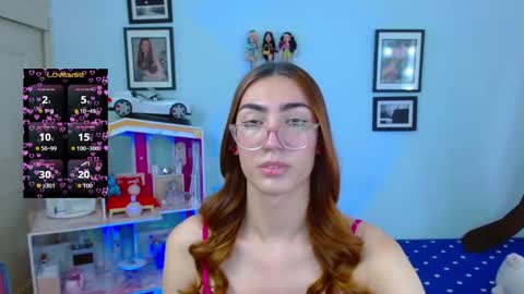 Snapshot of allisonblossom chatting on March 2026 08:01:02 PM online show from March 2026 08:01:02 PM