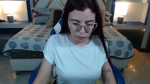 Snapshot of allisonlove_88 chatting on December 2024 02:52:01 AM ALLISON online show from December 2024 02:52:01 AM