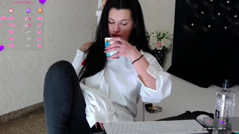 Snapshot of allisonn223 chatting on January 2025 08:32:01 PM Deea online show from January 2025 08:32:01 PM