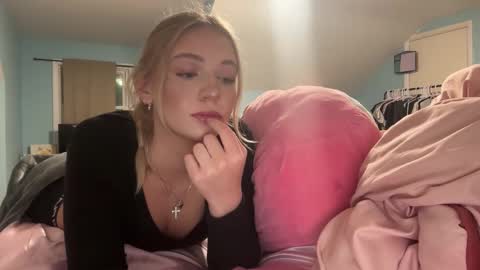 allisontaylorxo online show from February 2026 03:33:01 AM