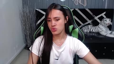 Snapshot of allisson_a chatting on March 2025 09:51:02 AM Allisson online show from March 2025 09:51:02 AM