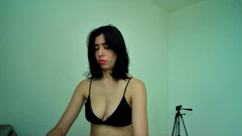 Snapshot of allisson_rose chatting on September 2025 07:47:02 PM Alli online show from September 2025 07:47:02 PM