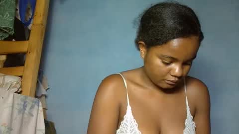 Snapshot of allizida01 chatting on November 2025 02:18:01 PM allizida01 online show from November 2025 02:18:01 PM