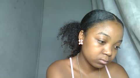 Snapshot of allizida01 chatting on December 2025 09:27:01 AM allizida01 online show from December 2025 09:27:01 AM