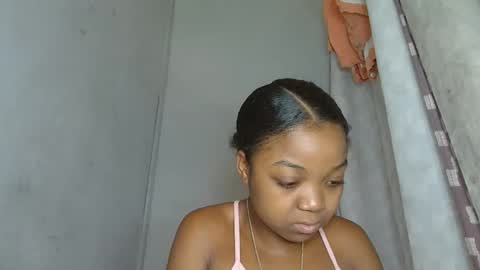 Snapshot of allizida01 chatting on December 2025 05:37:01 AM allizida01 online show from December 2025 05:37:01 AM