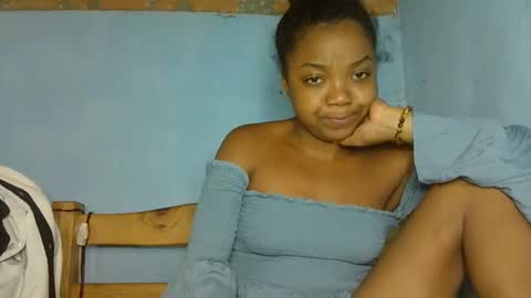 Snapshot of allizida01 chatting on February 2026 06:45:01 PM allizida01 online show from February 2026 06:45:01 PM