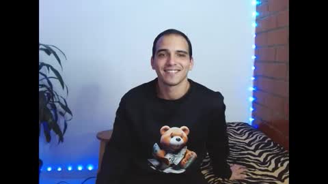 Max online show from November 2025 04:53:02 PM