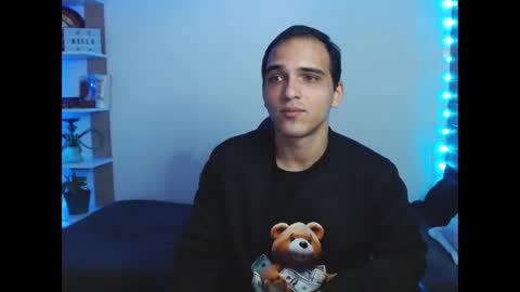 Max online show from November 2025 06:40:01 PM