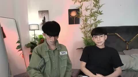 Snapshot of alluring_alpha chatting on February 2026 06:51:02 PM kim and josh online show from February 2026 06:51:02 PM