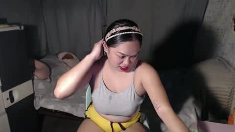 Snapshot of alluring_bobbies chatting on December 2024 04:14:01 PM dhiharu online show from December 2024 04:14:01 PM
