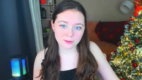 alluringeyess online show from December 2025 06:04:01 PM