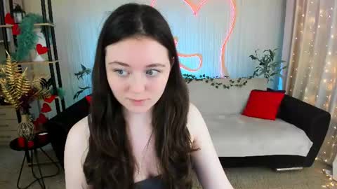 alluringeyess online show from June 2026 04:22:01 PM
