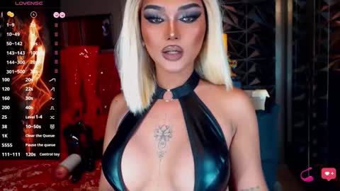 Snapshot of alluringnatalya chatting on October 2025 08:03:01 AM Natalya Fox online show from October 2025 08:03:01 AM