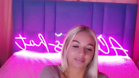 AlwaysHot online show from September 2025 02:15:02 AM