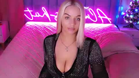 AlwaysHot online show from December 2025 02:07:02 AM