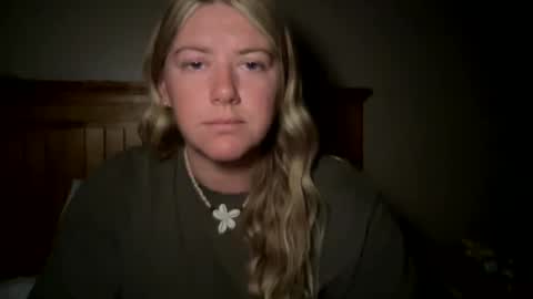 Snapshot of allyanalangel chatting on October 2025 06:00:01 AM allyanalangel online show from October 2025 06:00:01 AM