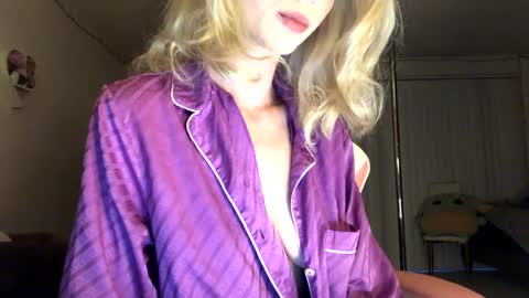 Ally Girl In Her Ally World online show from October 2025 01:42:02 PM