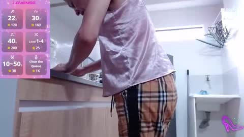 Snapshot of allysonstonne chatting on November 2025 10:10:02 PM Allysonstonnes online show from November 2025 10:10:02 PM