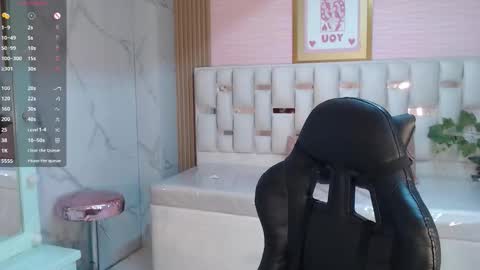 Allysa  online show from October 2025 11:15:02 PM