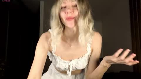 Snapshot of allyyssaaa chatting on February 2026 06:15:02 PM allyyssaaa online show from February 2026 06:15:02 PM