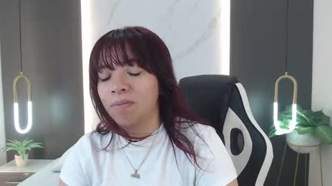 Snapshot of alma_fenix chatting on January 2025 12:15:02 PM ALMA FENIX online show from January 2025 12:15:02 PM