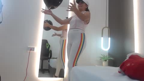 Snapshot of alma_fenix chatting on January 2025 03:21:01 PM ALMA FENIX online show from January 2025 03:21:01 PM