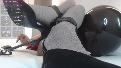 Snapshot of alma_fenix chatting on January 2025 03:33:01 PM ALMA FENIX online show from January 2025 03:33:01 PM