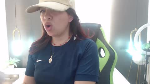 Snapshot of alma_fenix chatting on February 2025 12:05:02 PM ALMA FENIX online show from February 2025 12:05:02 PM