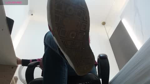 Snapshot of alma_fenix chatting on February 2025 12:01:02 PM ALMA FENIX online show from February 2025 12:01:02 PM