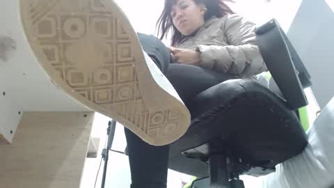 Snapshot of alma_fenix chatting on February 2025 12:05:02 PM ALMA FENIX online show from February 2025 12:05:02 PM