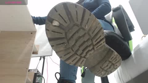 Snapshot of alma_fenix chatting on March 2025 12:05:02 PM ALMA FENIX online show from March 2025 12:05:02 PM