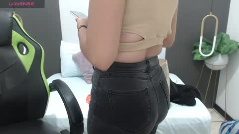 Snapshot of alma_fenix chatting on March 2025 12:09:02 PM ALMA FENIX online show from March 2025 12:09:02 PM