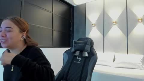 Snapshot of alma_fenix chatting on September 2025 12:27:02 PM ALMA FENIX online show from September 2025 12:27:02 PM