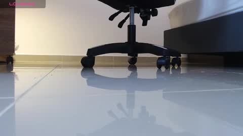 Snapshot of alma_fenix chatting on October 2025 12:33:02 AM ALMA FENIX online show from October 2025 12:33:02 AM