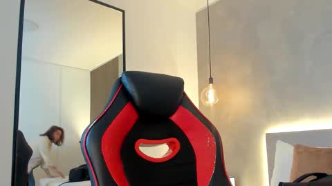 Snapshot of alma_fenix chatting on October 2025 12:31:01 PM ALMA FENIX online show from October 2025 12:31:01 PM