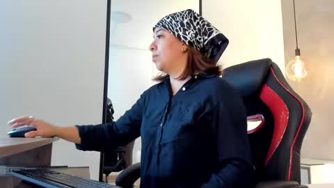 Snapshot of alma_fenix chatting on November 2025 12:17:01 PM ALMA FENIX online show from November 2025 12:17:01 PM