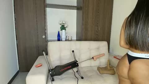 Snapshot of almacastillo2 chatting on March 2026 02:06:02 AM Alma Castillo online show from March 2026 02:06:02 AM