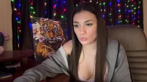 Sofia online show from February 2026 09:30:02 PM