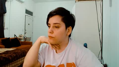 Almond online show from October 2025 10:30:01 PM