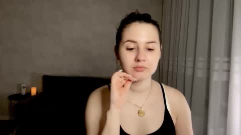 Snapshot of almostinnocent_ chatting on November 2025 12:54:02 AM Anna online show from November 2025 12:54:02 AM