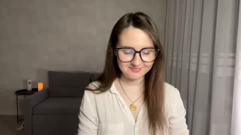 Snapshot of almostinnocent_ chatting on November 2025 03:01:01 PM Anna online show from November 2025 03:01:01 PM