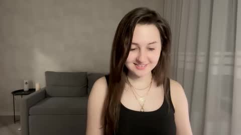 Snapshot of almostinnocent_ chatting on November 2025 09:58:01 PM Anna online show from November 2025 09:58:01 PM