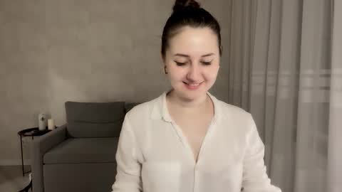 Snapshot of almostinnocent_ chatting on November 2025 01:36:01 AM Anna online show from November 2025 01:36:01 AM