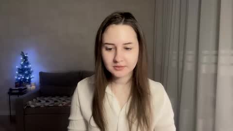 Snapshot of almostinnocent_ chatting on December 2025 09:19:02 PM Anna online show from December 2025 09:19:02 PM