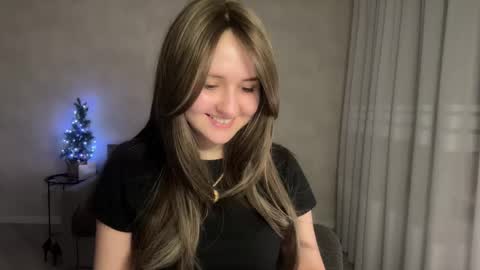 Snapshot of almostinnocent_ chatting on January 2026 04:44:01 PM Anna online show from January 2026 04:44:01 PM