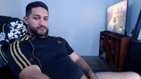 Snapshot of alonxoo chatting on January 2025 02:14:01 AM alonxoo online show from January 2025 02:14:01 AM