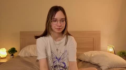 Alorenna online show from April 2026 04:00:01 PM
