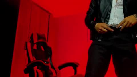 alpha_dominus_ online show from September 2025 04:01:02 AM